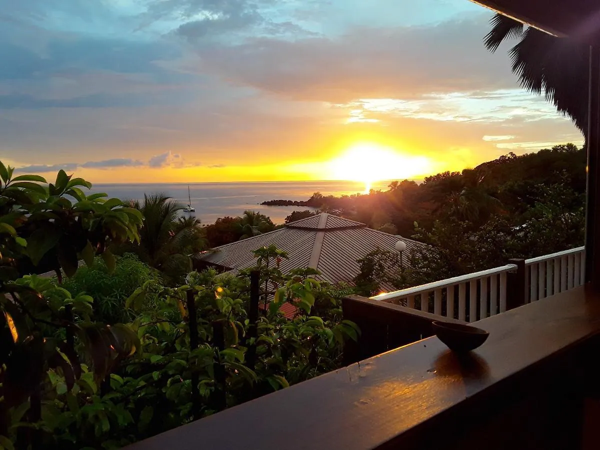 Bungalow Confortable A Bouillante Avec Vue Sur La Mer Guadeloupe