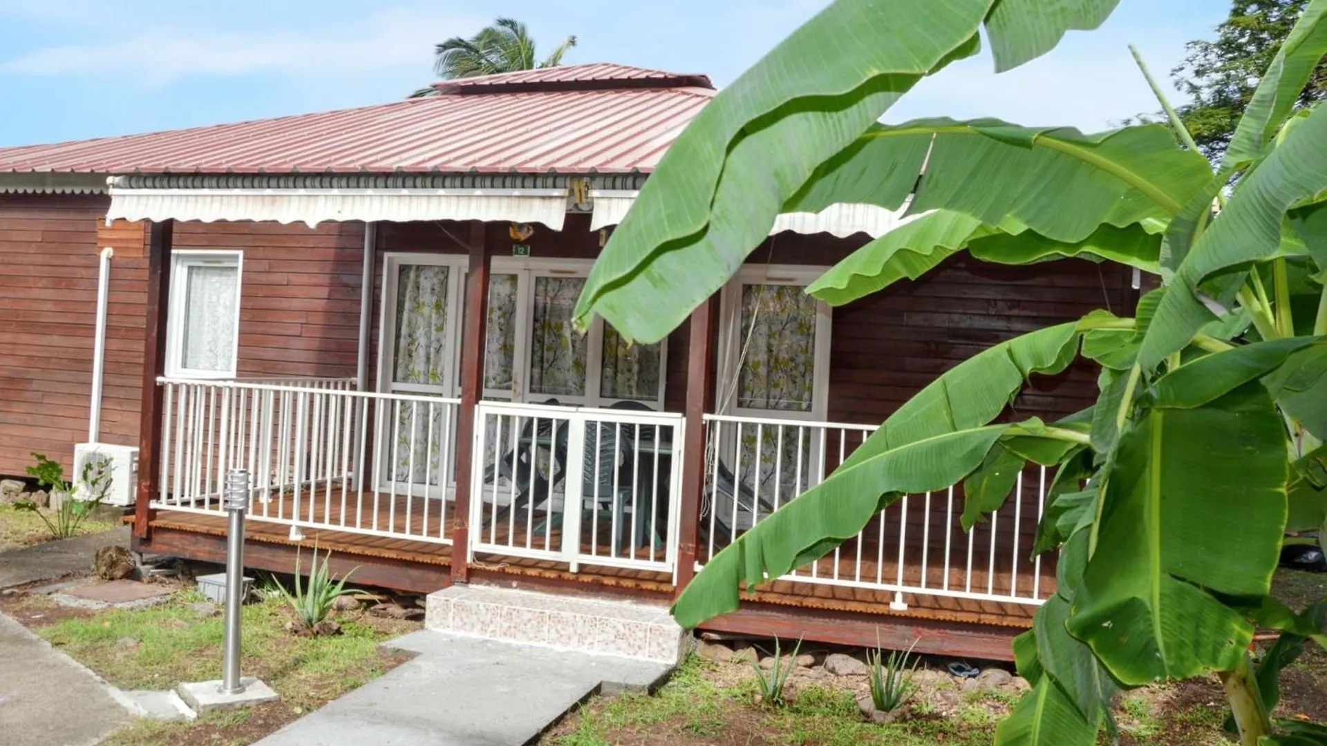 Ferienhaus Bungalow Confortable A Bouillante Avec Vue Sur La Mer
