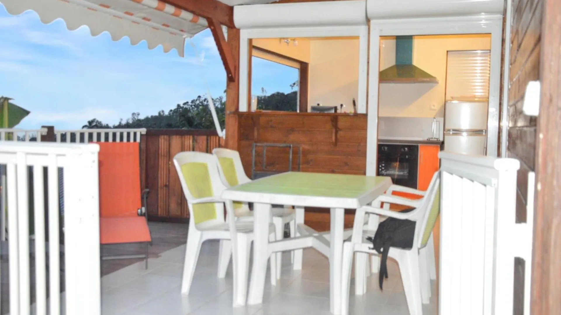 Bungalow de 2 chambres a Bouillante a 100 m de la plage avec vue sur la mer jardin amenage et wifi Guadeloupe